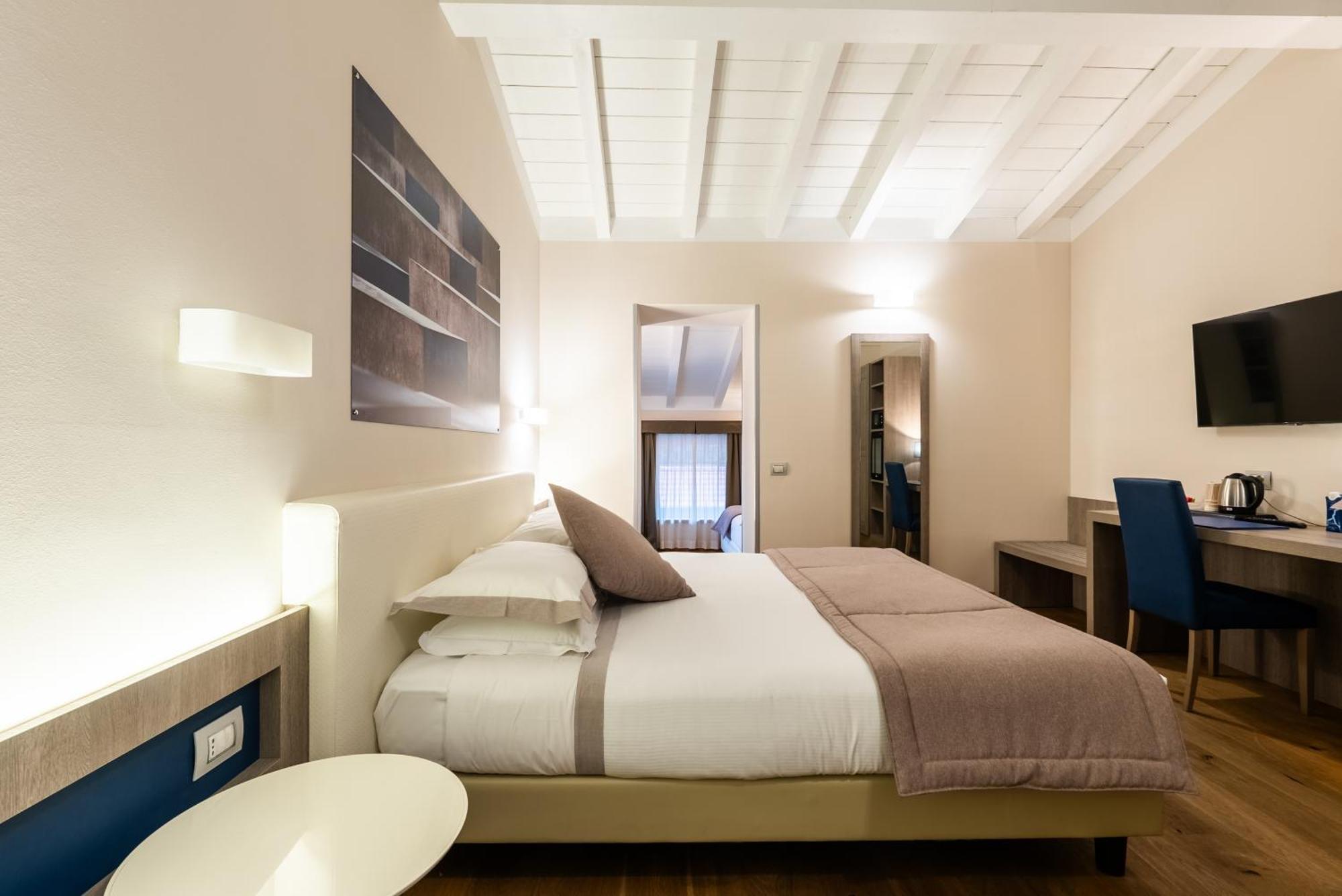 Deluxe Quadruple Room,1662394553:JPEG